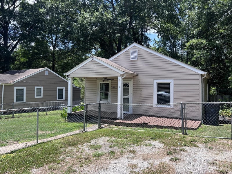409 Maple St, Dallas, NC 28034