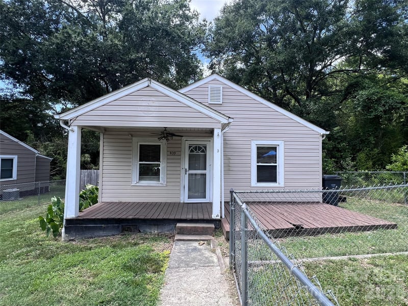 409 Maple St, Dallas, NC 28034