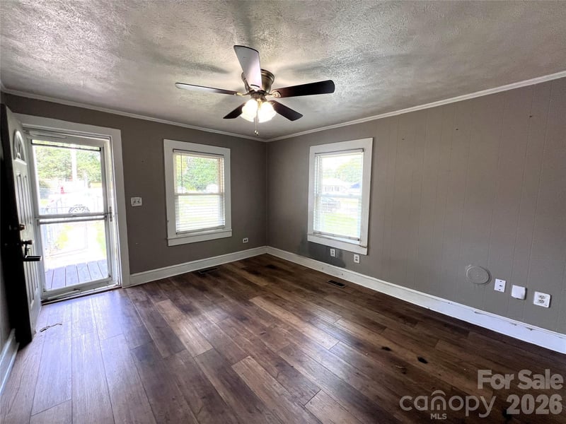 409 Maple St, Dallas, NC 28034