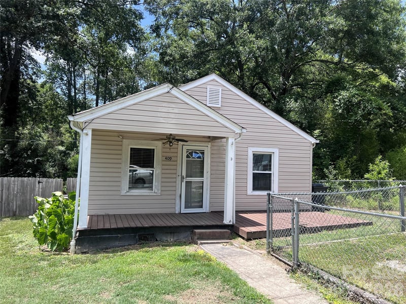 409 Maple St, Dallas, NC 28034