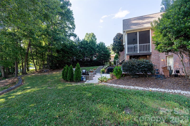 2041 Fairways Dr, Cherryville, NC 28021
