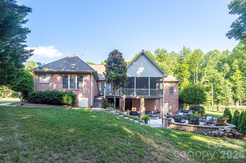 2041 Fairways Dr, Cherryville, NC 28021