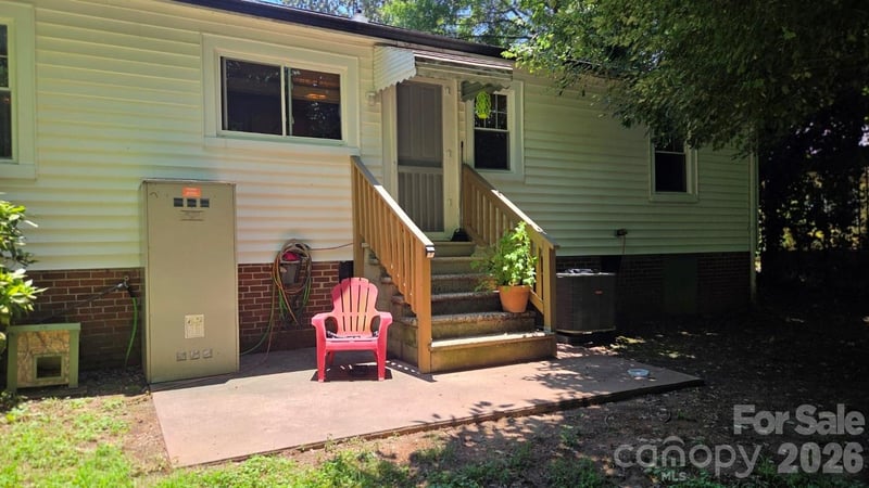 809 Alexander St, Lincolnton, NC 28092