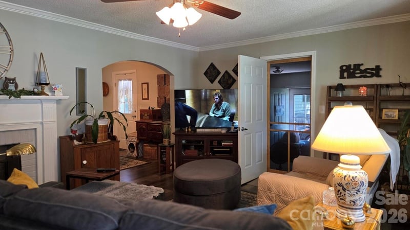 809 Alexander St, Lincolnton, NC 28092