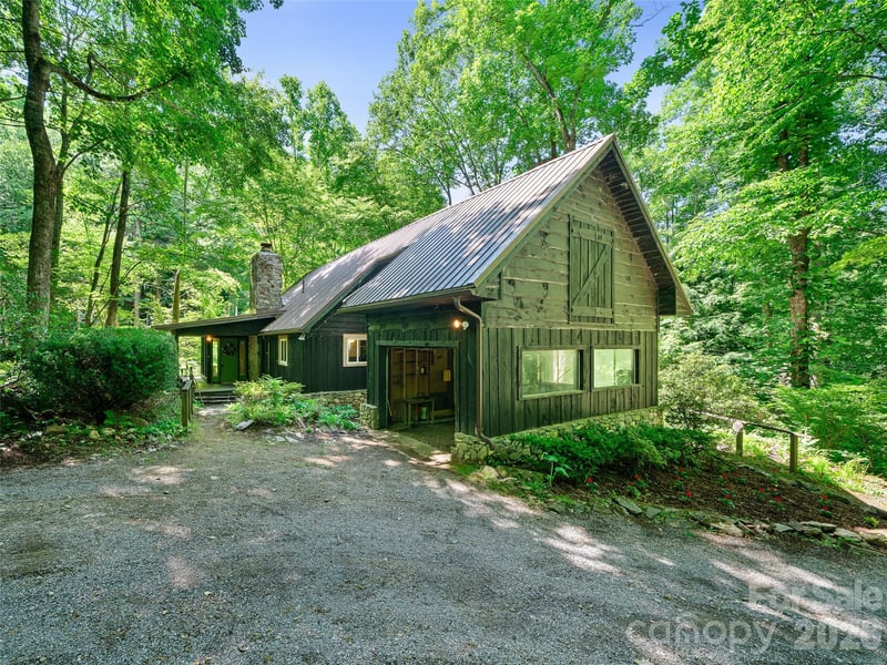 552 Fork Rd, Burnsville, NC 28714