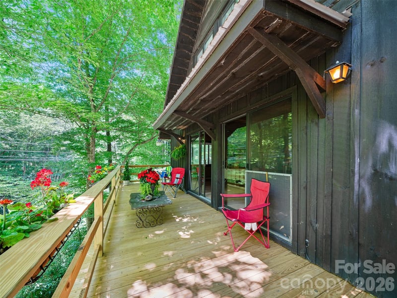 552 Fork Rd, Burnsville, NC 28714