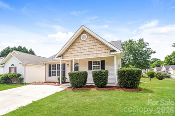 4135 Canyon Creek Ln, Charlotte, NC 28216