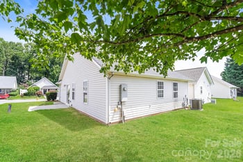 4135 Canyon Creek Ln, Charlotte, NC 28216