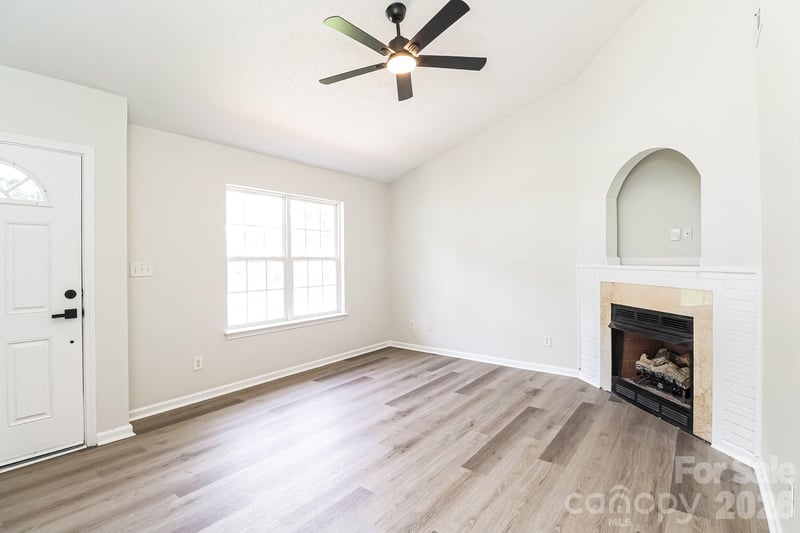 4135 Canyon Creek Ln, Charlotte, NC 28216