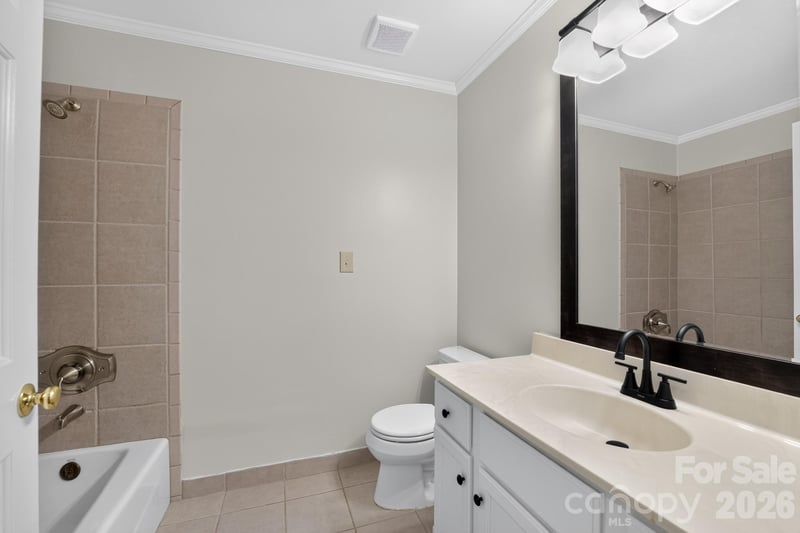 3909 Carmel Forest Dr, Charlotte, NC 28226