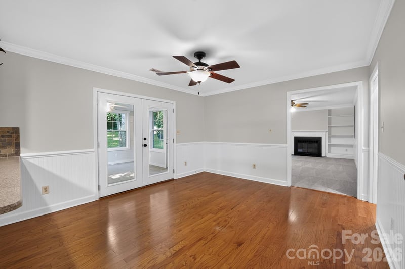 3909 Carmel Forest Dr, Charlotte, NC 28226
