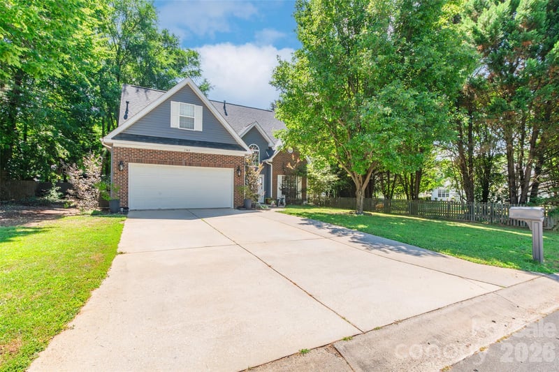 1562 Matthews Dr, Rock Hill, SC 29732