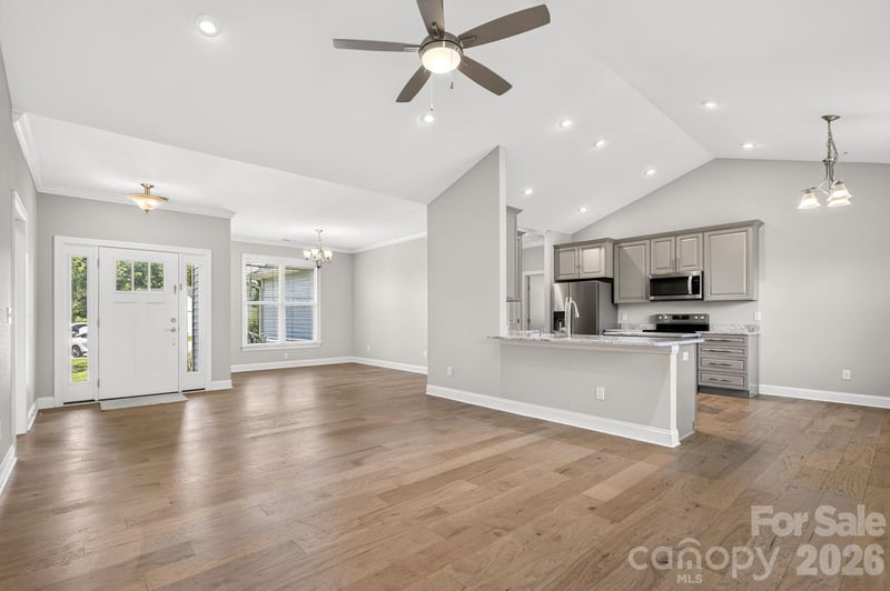 122 Cheraw Ln, Flat Rock, NC 28731