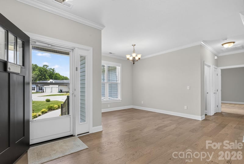 122 Cheraw Ln, Flat Rock, NC 28731