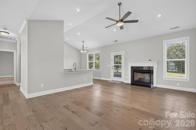 122 Cheraw Ln, Flat Rock, NC 28731