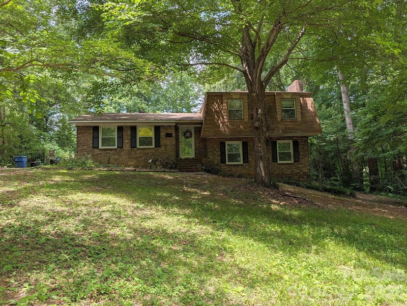 215 Swamp Fox Dr, Fort Mill, SC 29715