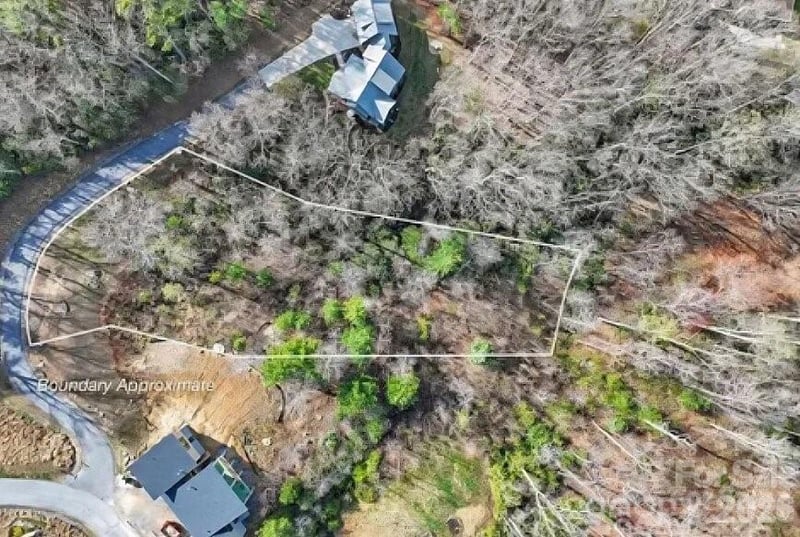 52 Lemongrass Trl, Hendersonville, NC 28791