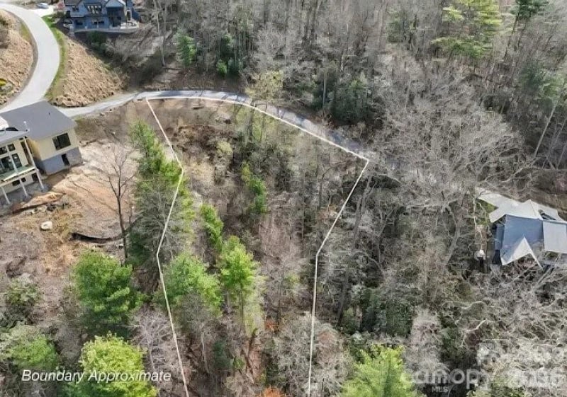 52 Lemongrass Trl, Hendersonville, NC 28791
