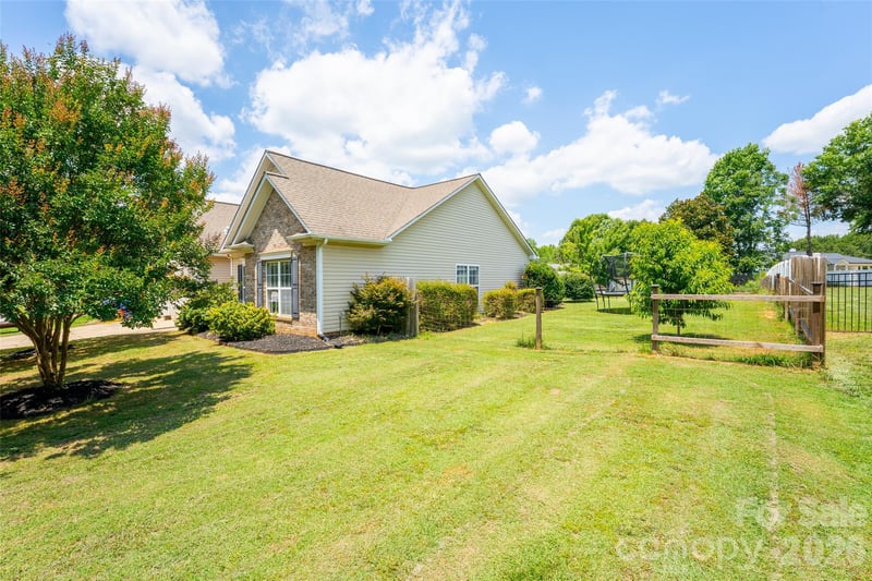 311 Winthrow Creek Rd, Mooresville, NC 28115