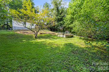 107 Wilshire Dr, Asheville, NC 28806
