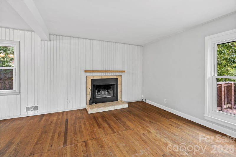 107 Wilshire Dr, Asheville, NC 28806