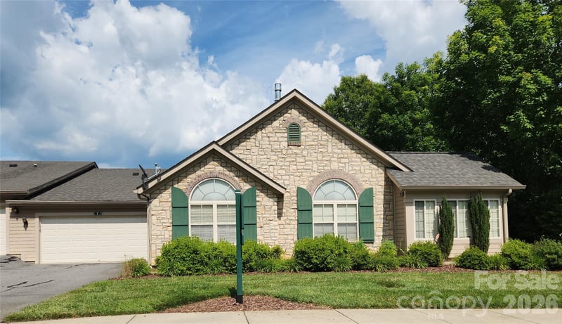 1 Mountain Meadow Cir, Weaverville, NC 28787