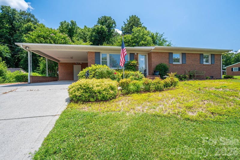 13 Spruce Pine Dr, Belmont, NC 28012