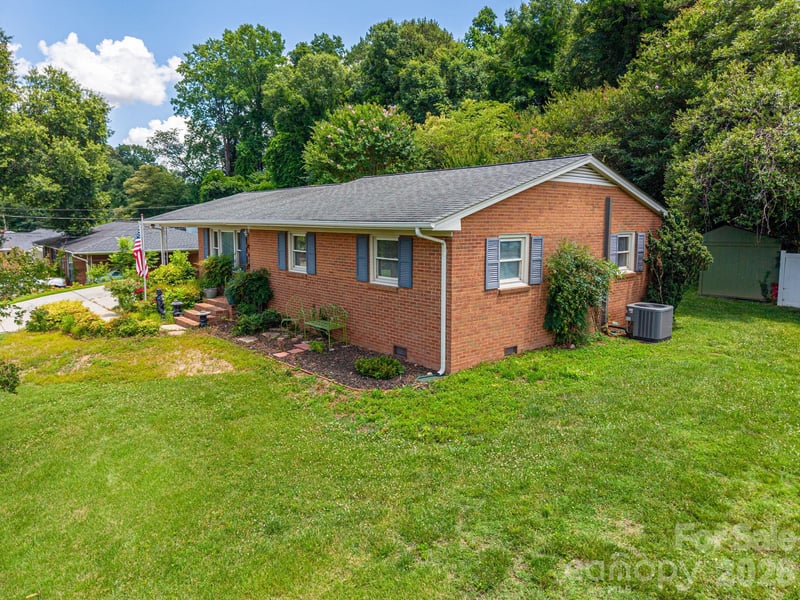 13 Spruce Pine Dr, Belmont, NC 28012