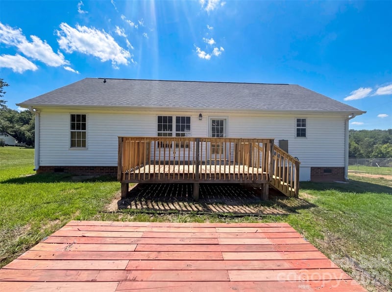 1011 Meagan Ct, Bessemer City, NC 28016