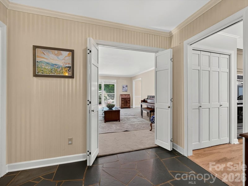 2542 Little Cove Rd, Charlotte, NC 28270