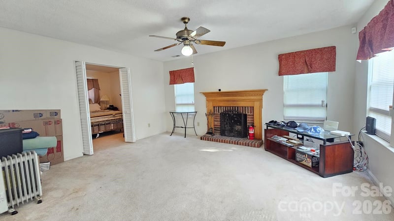2425 Katherine Kiker Rd, Charlotte, NC 28213