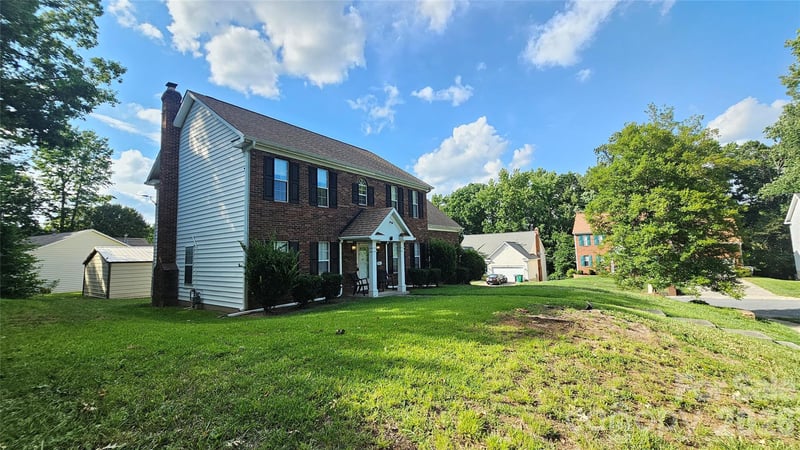 2425 Katherine Kiker Rd, Charlotte, NC 28213
