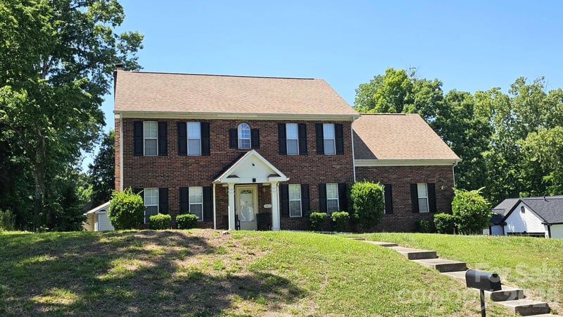 2425 Katherine Kiker Rd, Charlotte, NC 28213