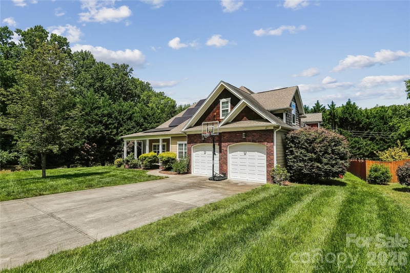 10703 Middle Acres Rd, Charlotte, NC 28213