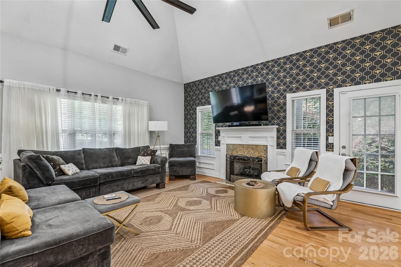 10703 Middle Acres Rd, Charlotte, NC 28213