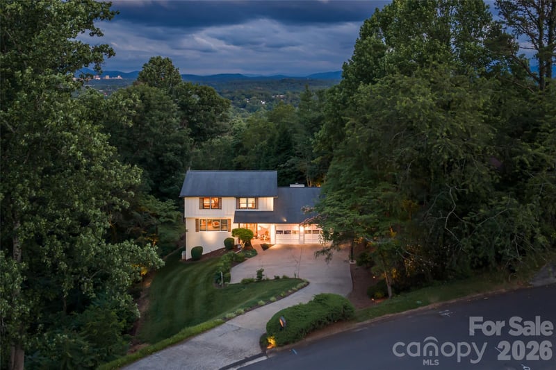 24 Audubon Dr, Asheville, NC 28804