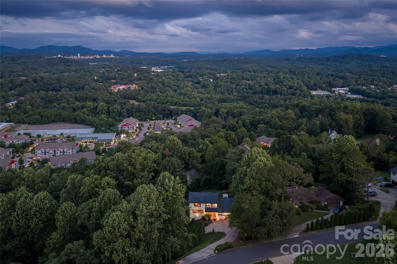 24 Audubon Dr, Asheville, NC 28804