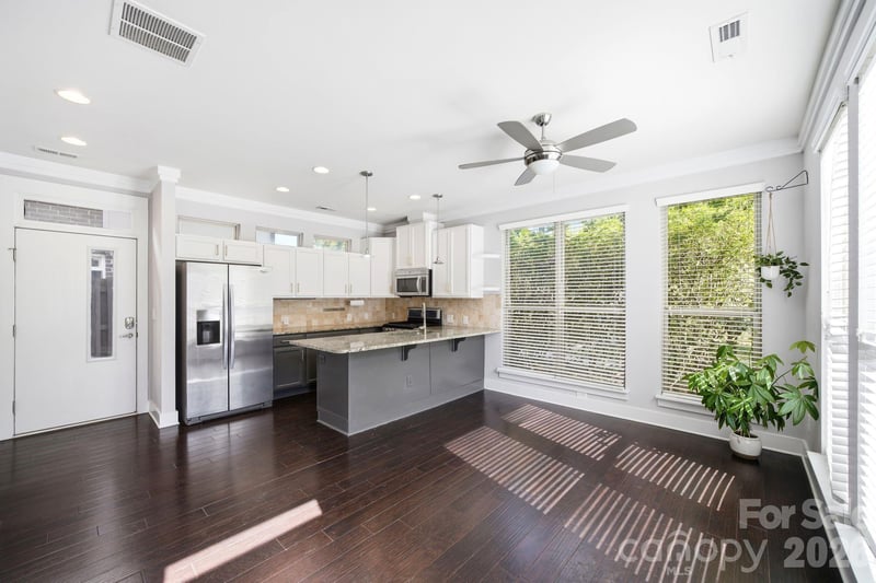 923 Warren Burgess Ln, Charlotte, NC 28205