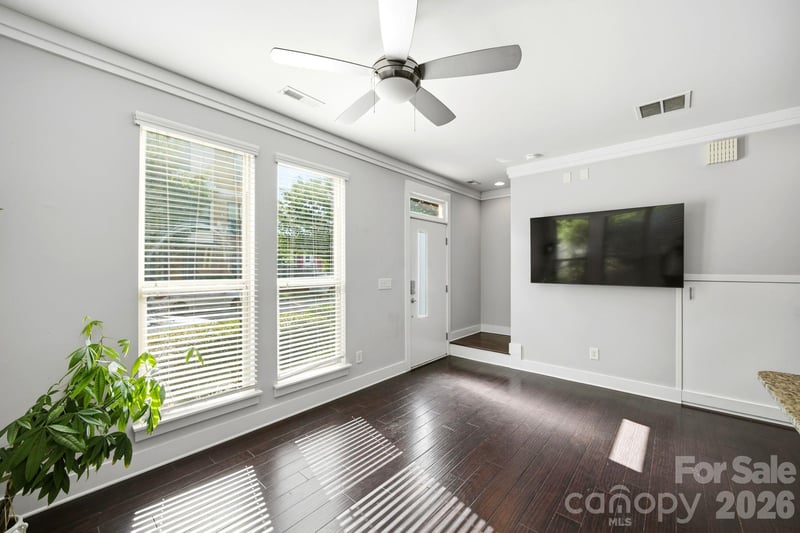 923 Warren Burgess Ln, Charlotte, NC 28205