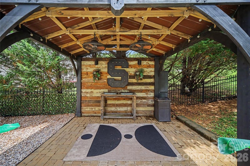 218 Crimson Orchard Dr, Mooresville, NC 28115