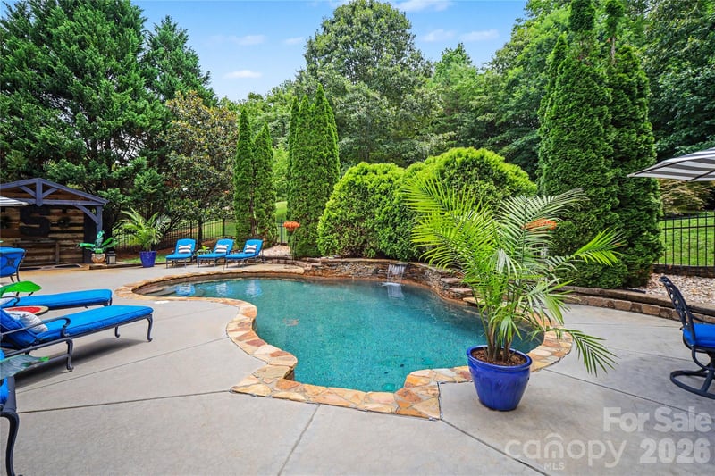 218 Crimson Orchard Dr, Mooresville, NC 28115