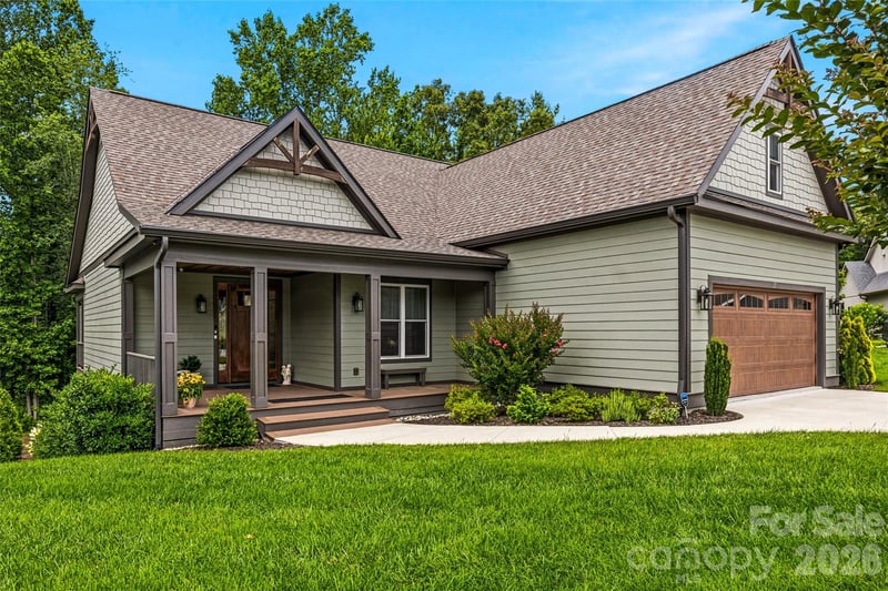 25 Williams Meadow Ct, Hendersonville, NC 28739