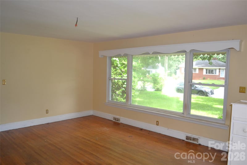 827 Mohigan St, Charlotte, NC 28205