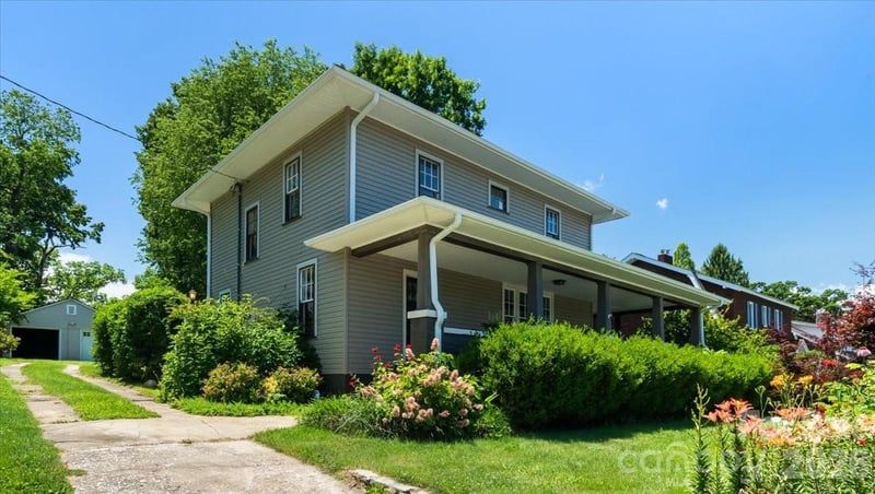 203 Pennsylvania Ave, Canton, NC 28716