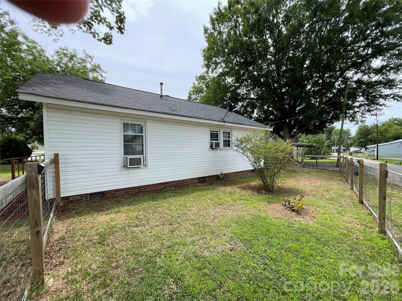 1408 Moose Rd, Kannapolis, NC 28023