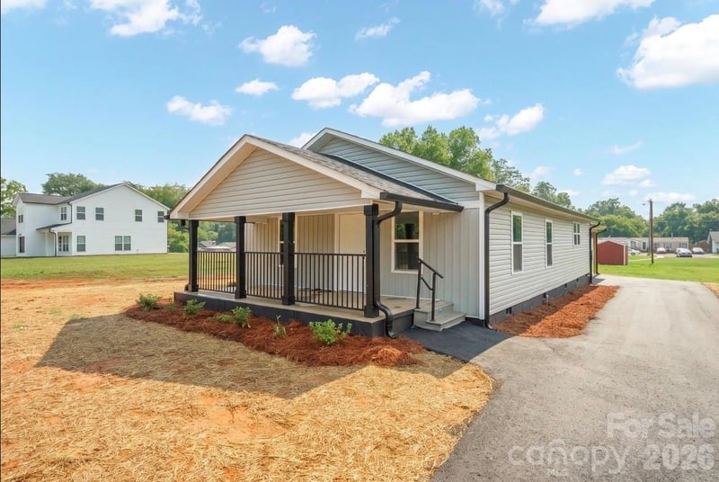 1810 E Greenbriar Rd, Statesville, NC 28677