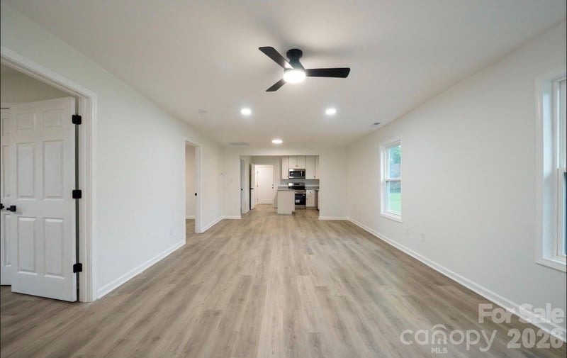 1810 E Greenbriar Rd, Statesville, NC 28677