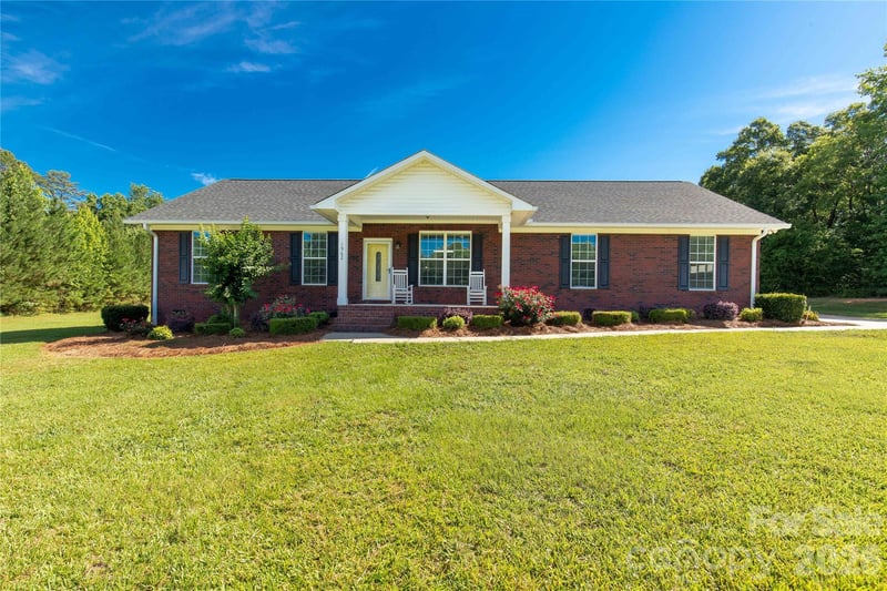 1962 Robin Dr, Lancaster, SC 29720