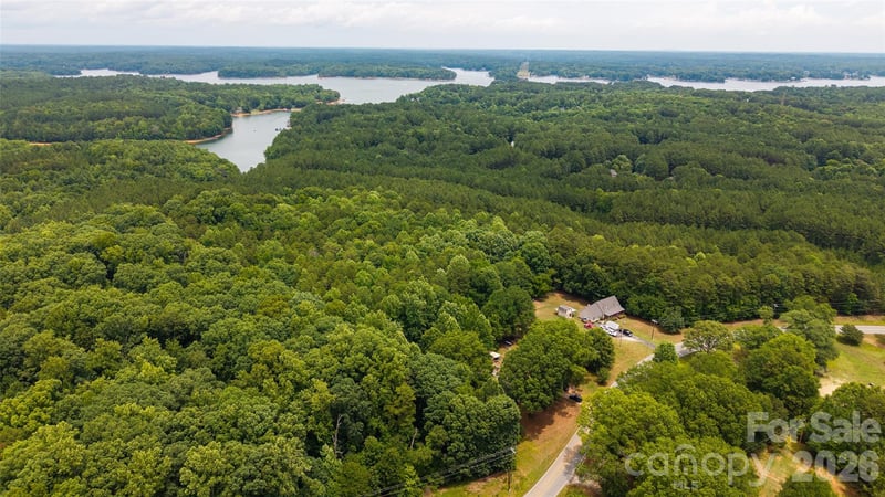 8628 Island Point Rd, Sherrills Ford, NC 28673