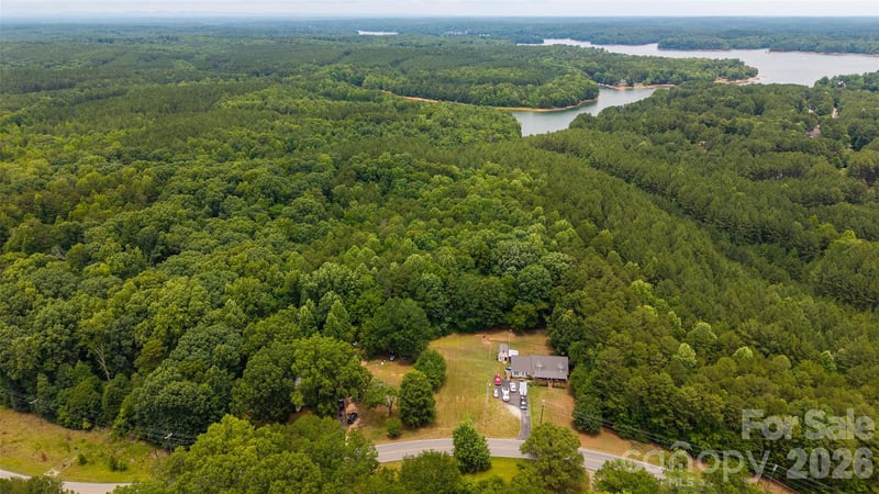 8628 Island Point Rd, Sherrills Ford, NC 28673